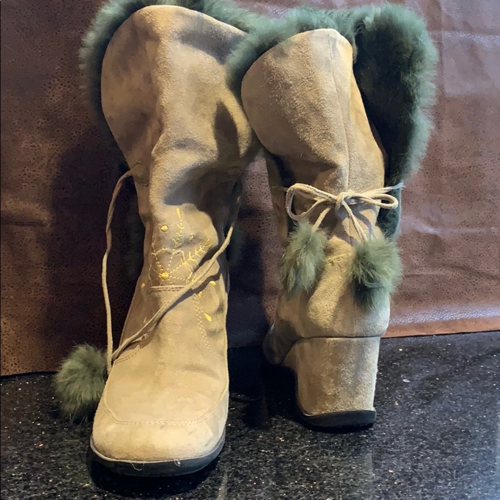 Fur lined wedge boot. - Picture 7 of 7